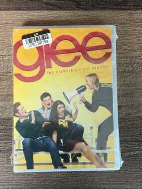 Glee: The Complete First Season DVD – Yellow & Red Cover